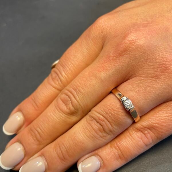 Zelta gredzens ar briljantu 0.14ct — изображение 2