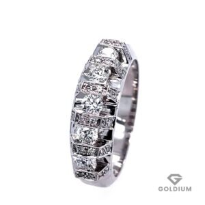 Baltā zelta gredzens ar briljantiem 0.70ct