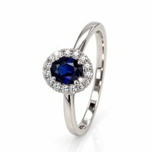 Baltā zelta gredzens ar safīru 0.29ct, briljantiem 0.10ct